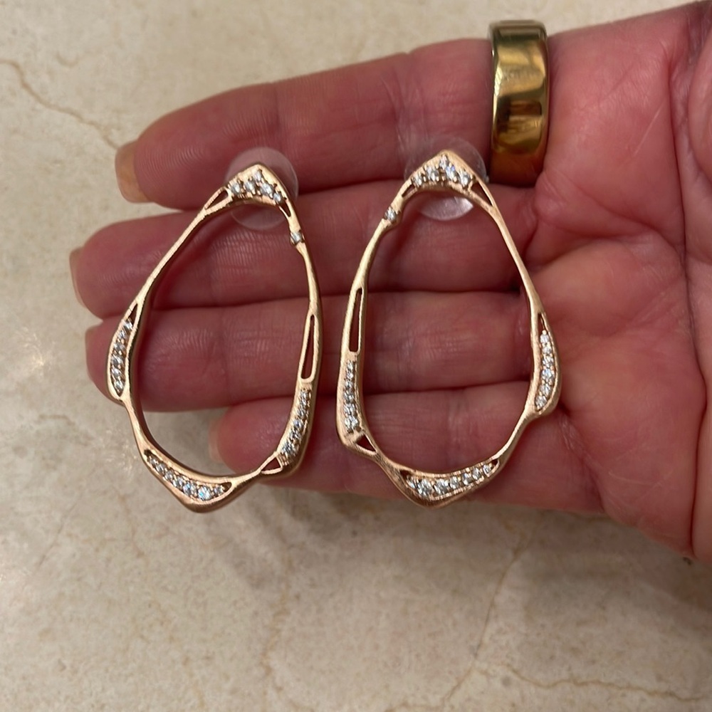 Rose Gold Kendra Scott earrings with clear crystals Exc Cond